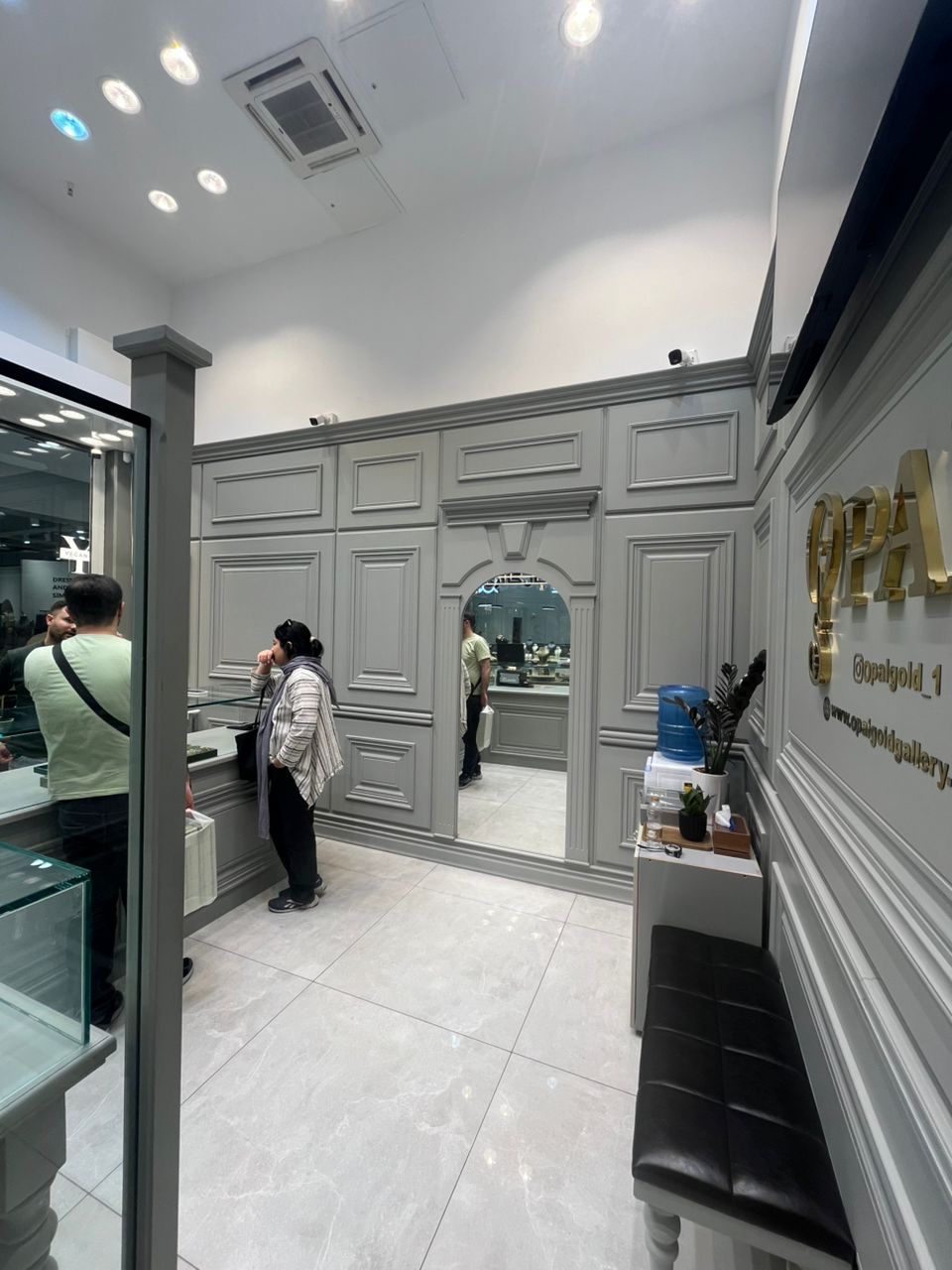 عکس بازسازی جواهرفروشی